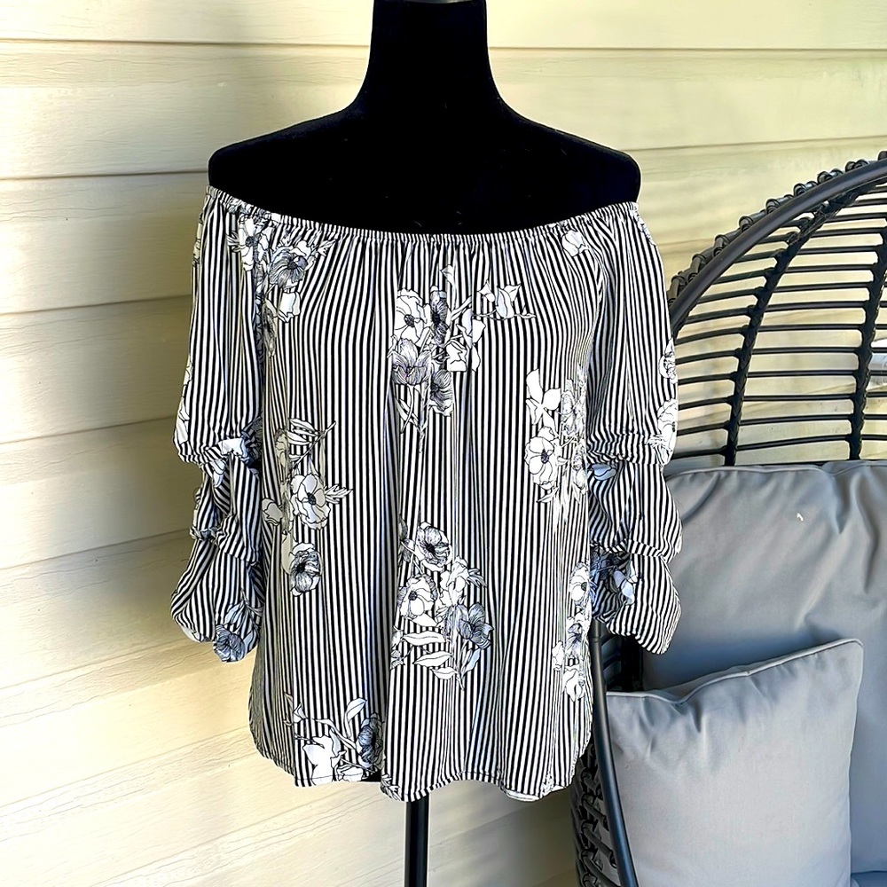Off the shoulder blouse (L)